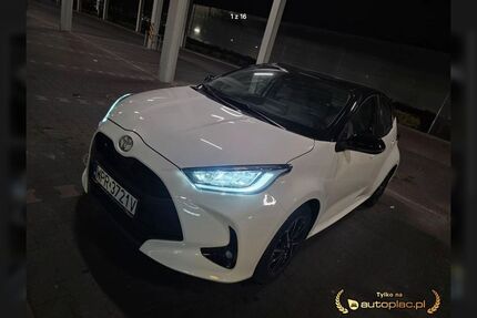 Toyota Yaris 6.400 km 19.200 &euro; Dusseldorf 40595