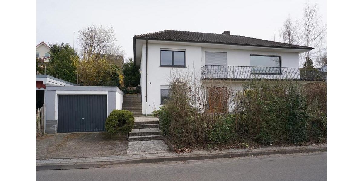 Einfamilienhaus Melsungen - 6 Zimmer, 200 m&sup2;, 1.600&euro; | Angebot:26192357