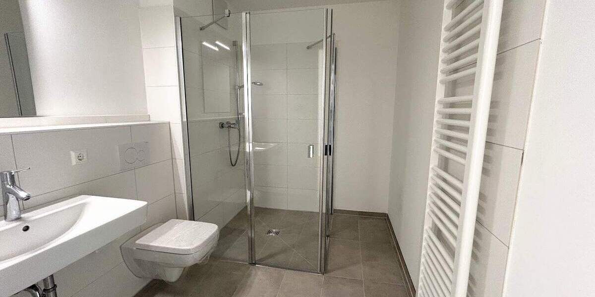 Etagenwohnung Stuttgart Untertürkheim - 2 Zimmer, 70 m&sup2;, 1.150&euro; | Angebot:25769468