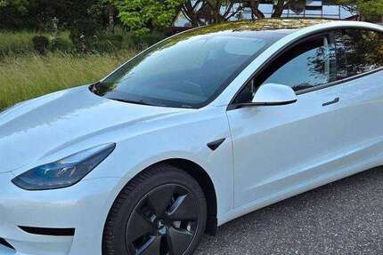 Tesla Model 3 15.500 km 30.750 &euro; München 81249