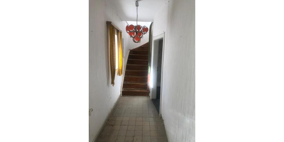 Einfamilienhaus Bad Neustadt an der Saale - 7 Zimmer, 163 m&sup2;, 120.000&euro; | Angebot:26649568