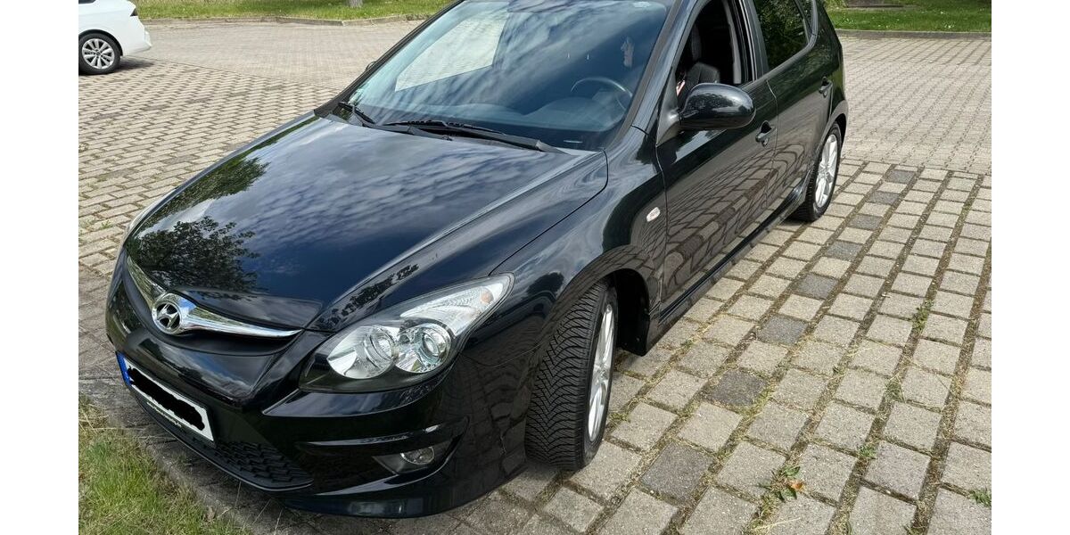 Hyundai i30 108.200 km 4.000 &euro; Rötha 04571
