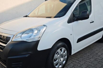 Peugeot Partner 180.000 km 6.990 € Ötigheim 76470
