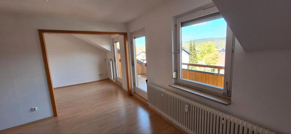 Dachgeschoßwohnung Bad Orb - 2.5 Zimmer, 74 m&sup2;, 690&euro; | Angebot:26260755