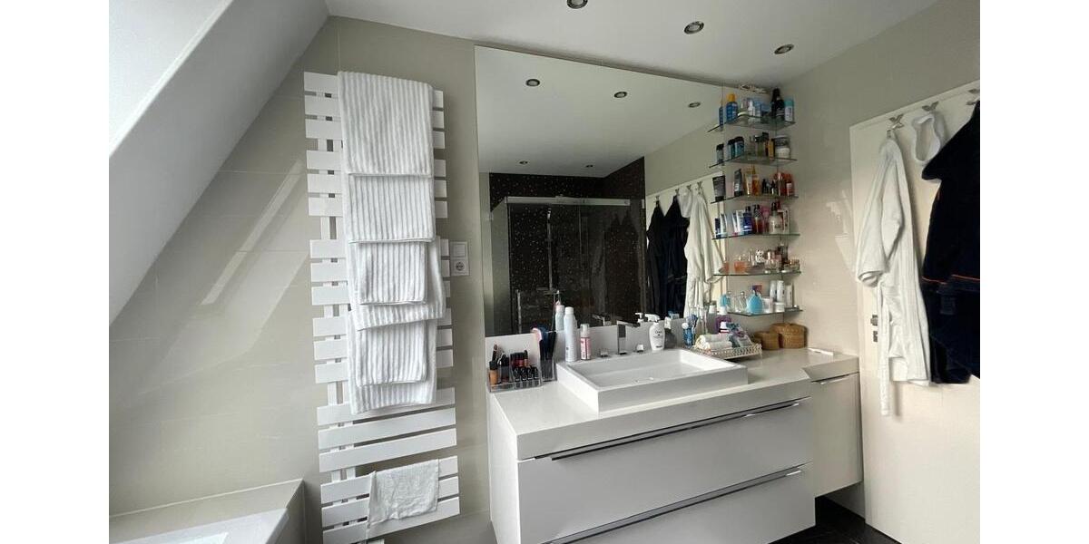 Einfamilienhaus Waldbronn - 9 Zimmer, 299 m&sup2;, 890.000&euro; | Angebot:25945592