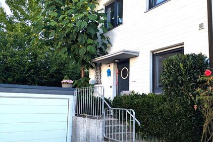 Reiheneckhaus in zentraler Lage zimmer