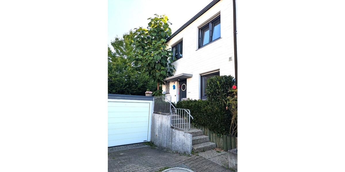 Reiheneckhaus in zentraler Lage zimmer