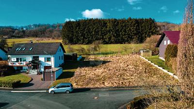 LÄNDLICHE RUHE TRIFFT IDEALE ANBINDUNG - Grundstück Haiger | Angebot:24810031