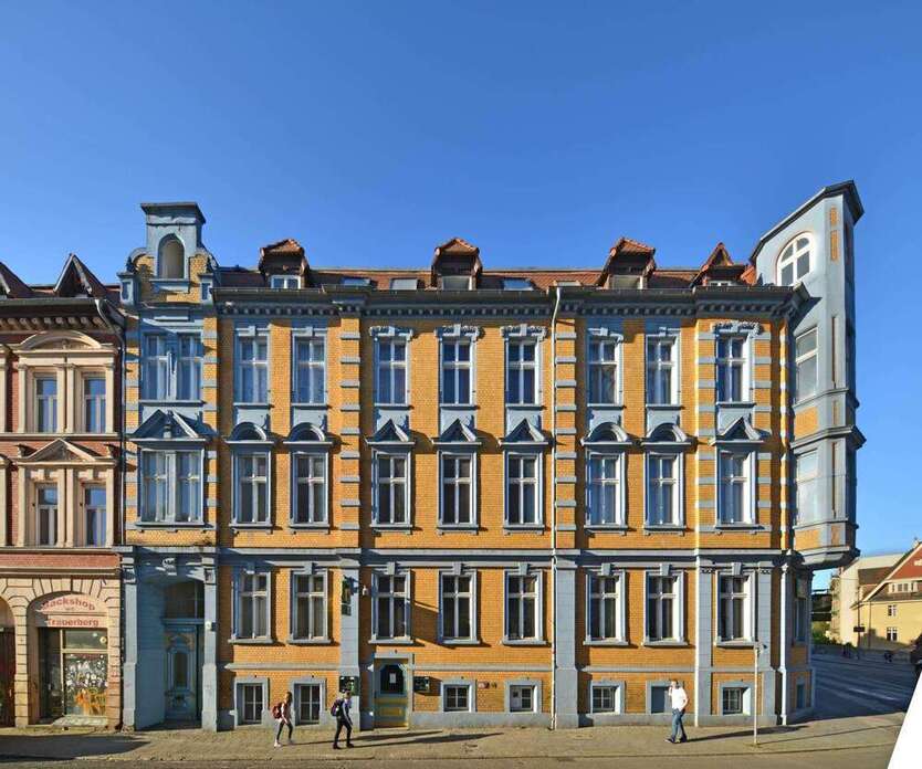 Haus zum Kaufen in Brandenburg 1.155.000 € 898 m²