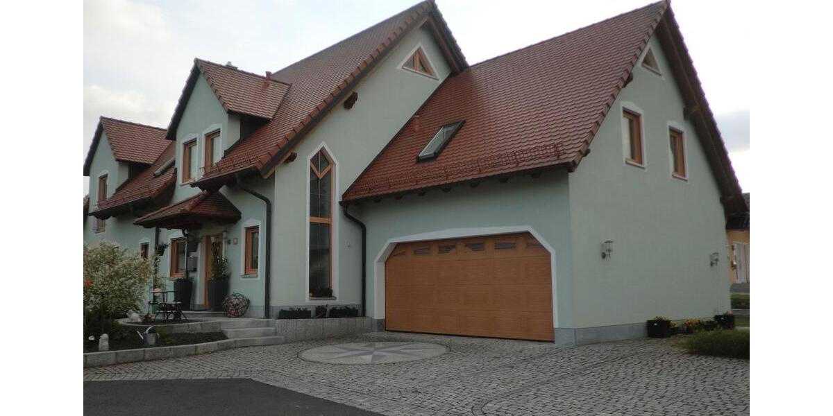Dachgeschoßwohnung Eschenbach in der Oberpfalz - 2 Zimmer, 34 m&sup2;, 400&euro; | Angebot:26351858