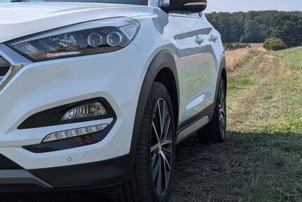 Hyundai TUCSON 70.000 km 17.000 &euro; Hettensen 37181