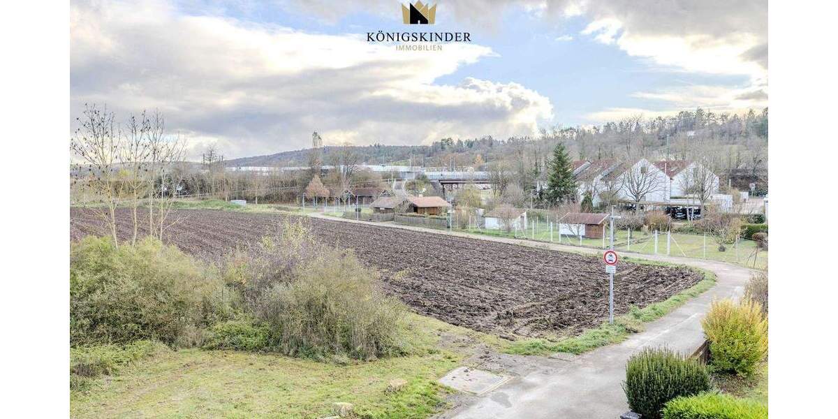 Komplett kernsaniertes REH als außergewöhnliches Split-Level-Architektenhaus in ruhiger Ortsrandlage 7 zimmer