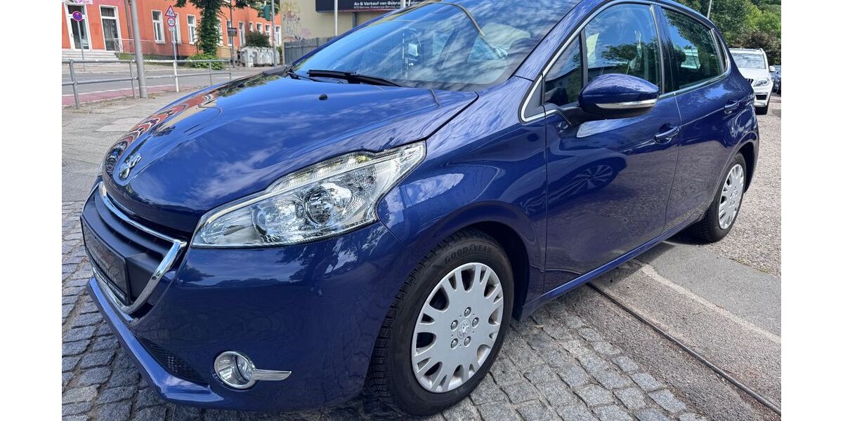 Peugeot 208 31.000 km 9.990 &euro; Berlin - Tempelhof 12107