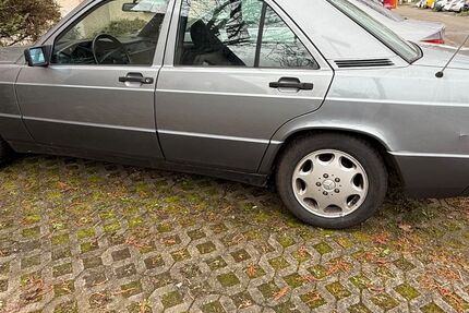 Mercedes-Benz 190 206.220 km 4.500 &euro; Ebersheim 55129