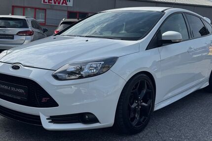 Ford Focus 165.000 km 8.990 &euro; Solingen 42653