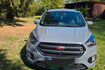 Ford Kuga 98.500 km 16.000 &euro; München 80807