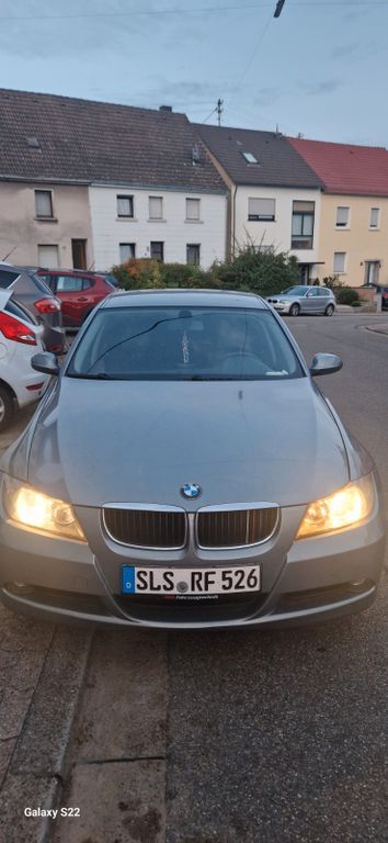 318