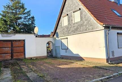 Doppelhaushälfte in der Frohen Zukunft von Halle 3 zimmer