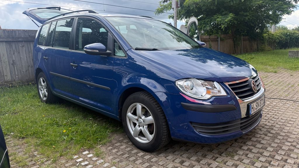VW Touran 139.640 km 5.999 &euro; Wedemark 30900
