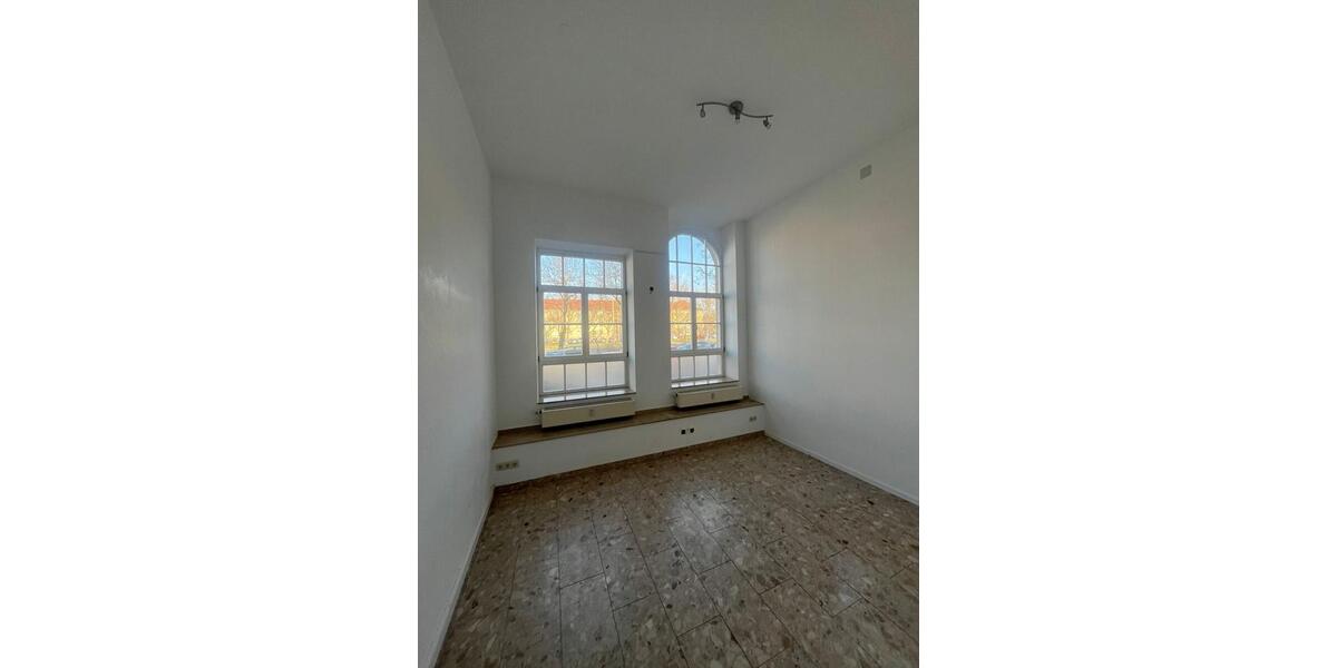 Erdgeschoßwohnung Erfurt - 4 Zimmer, 150 m&sup2;, 1.400&euro; | Angebot:25515319