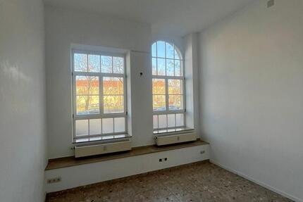 Wohnung Erfurt - 4 Zimmer, 150 m&sup2;, 1.400&euro; | Angebot:25515319