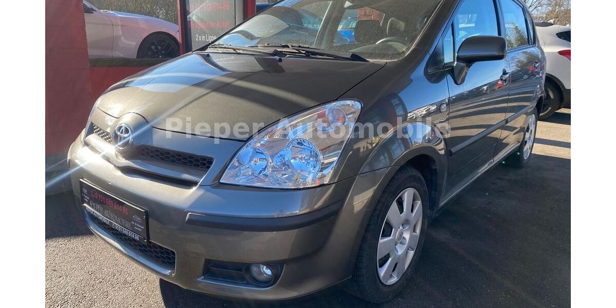 Toyota Corolla Verso 50.000 km 7.890 &euro; Oerlinghausen 33813