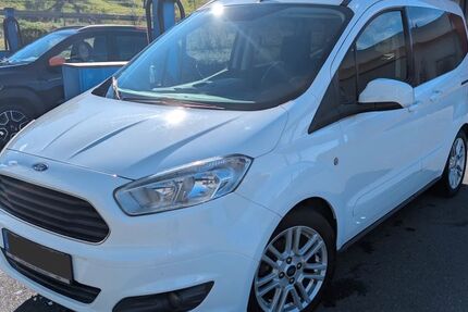 Ford Tourneo Courier 102.000 km 9.900 &euro; Altenriet 72657