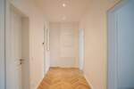 Zweitbezug + 2-Raum-Traum + Aufzug, EBK, Parkett, Fußbodenheizung, Balkon mit Süd-West-Ausrichtung, Tageslichtbad mit Wanne & Dusche, Abstellraum