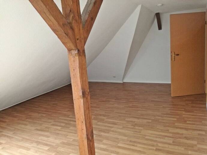 Ideal für Single++kleine, gemütliche 2-Zimmer-Wohnung++unterm Dach 2 zimmer