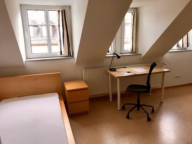 Etagenwohnung Mayen - 1 Zimmer, 15 m&sup2;, 350&euro; | Angebot:25931573