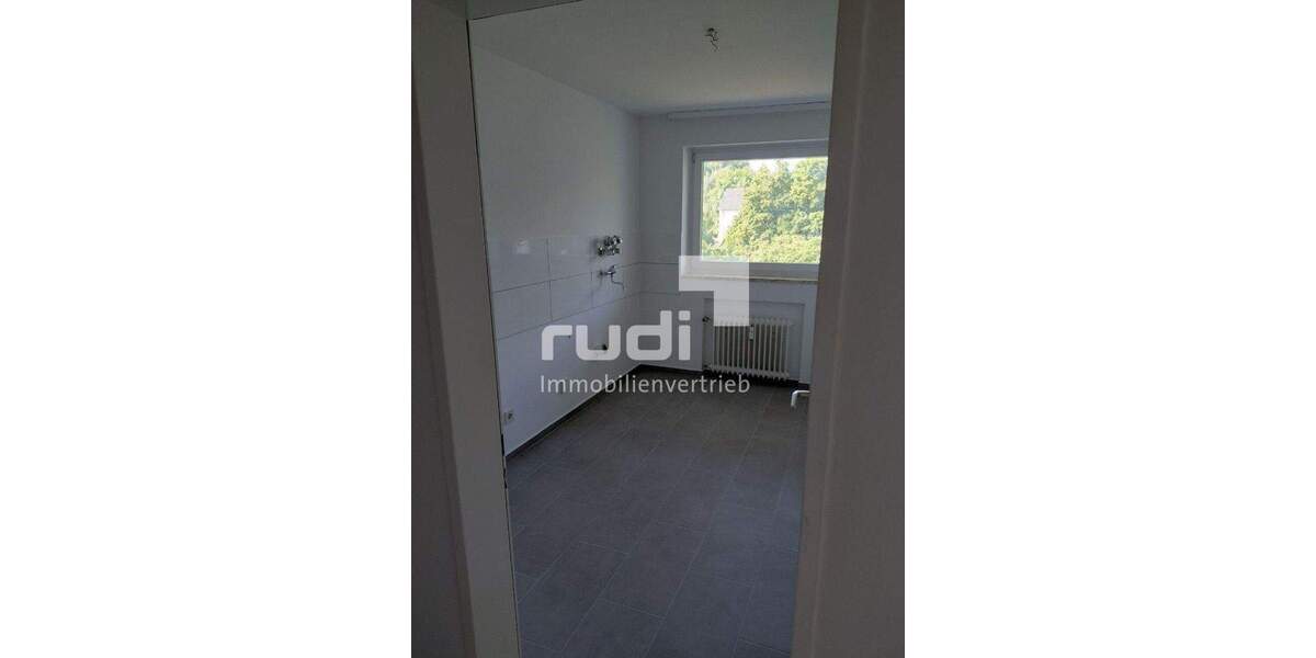Etagenwohnung Lage - 2 Zimmer, 63 m&sup2;, 108.000&euro; | Angebot:24520159