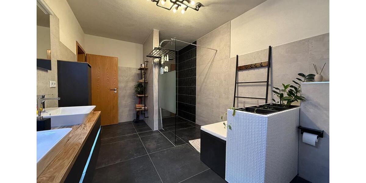 Einfamilienhaus Bad Dürrenberg - 6 Zimmer, 240 m&sup2;, 579.000&euro; | Angebot:25394627