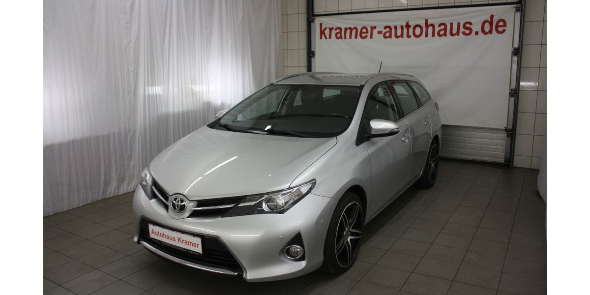Toyota Auris 60.000 km 15.900 € Rostock 18069