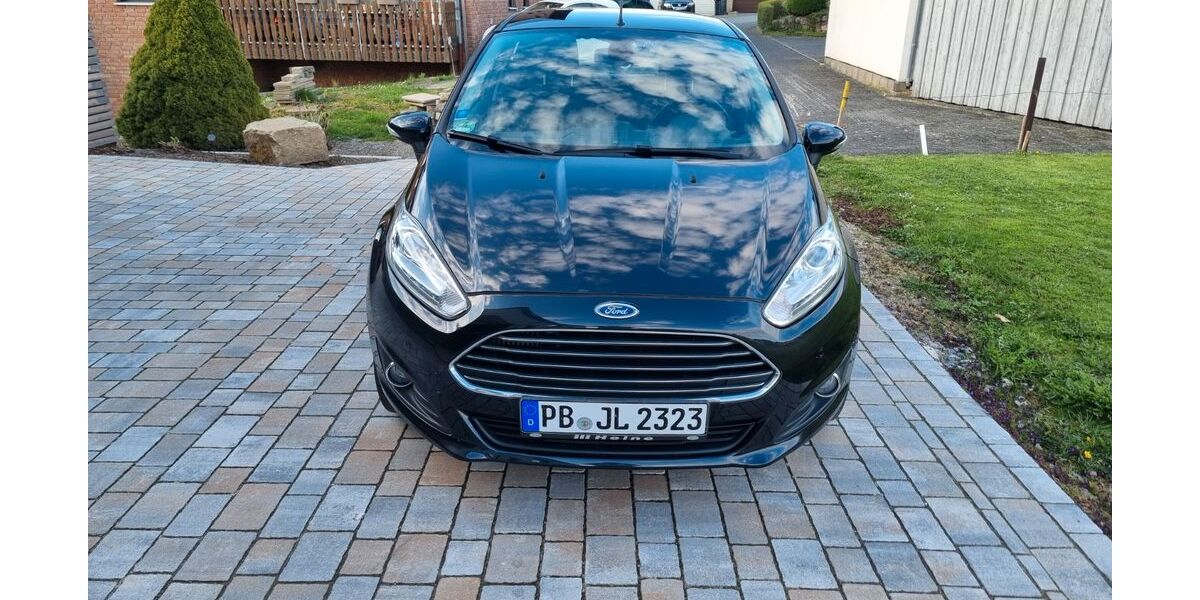 Ford Fiesta 118.369 km 5.500 &euro; Altenbeken 33184