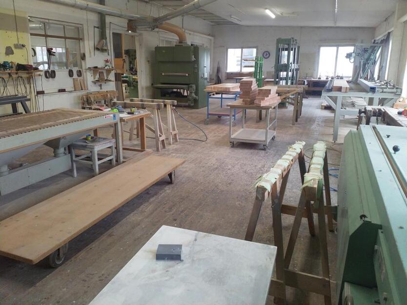 TISCHLEREI MIT WOHNHAUS Haus mit Gewerbehalle Lager Werkstatt zimmer