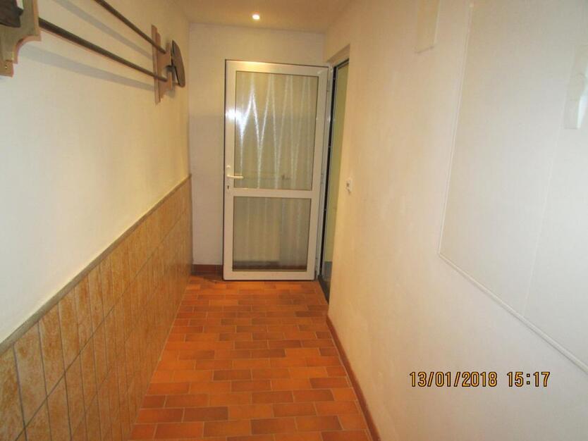 WOHNUNG MIT ,AUTOSTELLPLATZ ,KL GARTEN ÜBERD: SITZGELEGENHEIT zimmer