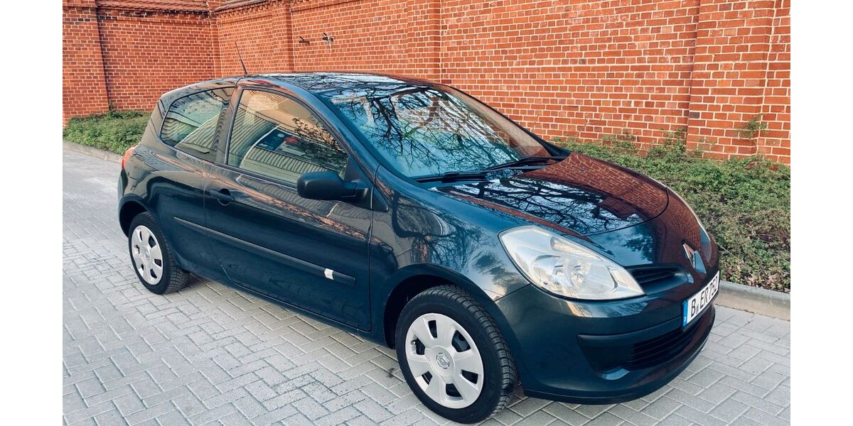 Renault Clio 100.000 km 2.699 &euro; Berlin 12555