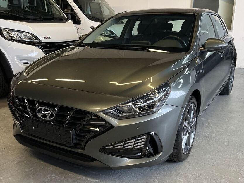 i30