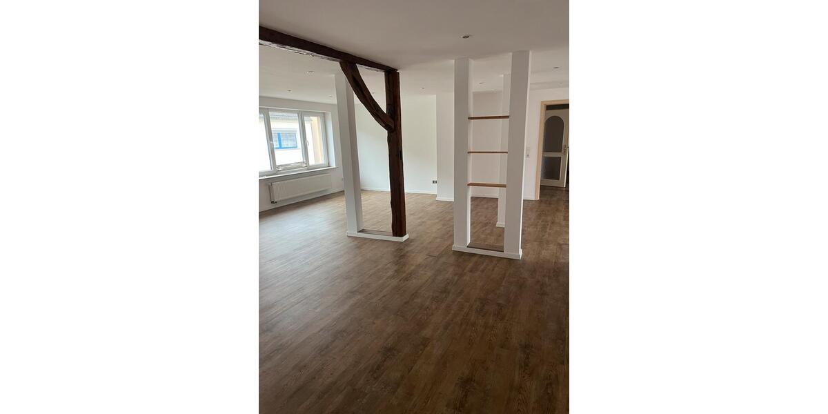 Etagenwohnung Blomberg - 4 Zimmer, 150 m&sup2;, 850&euro; | Angebot:25364972