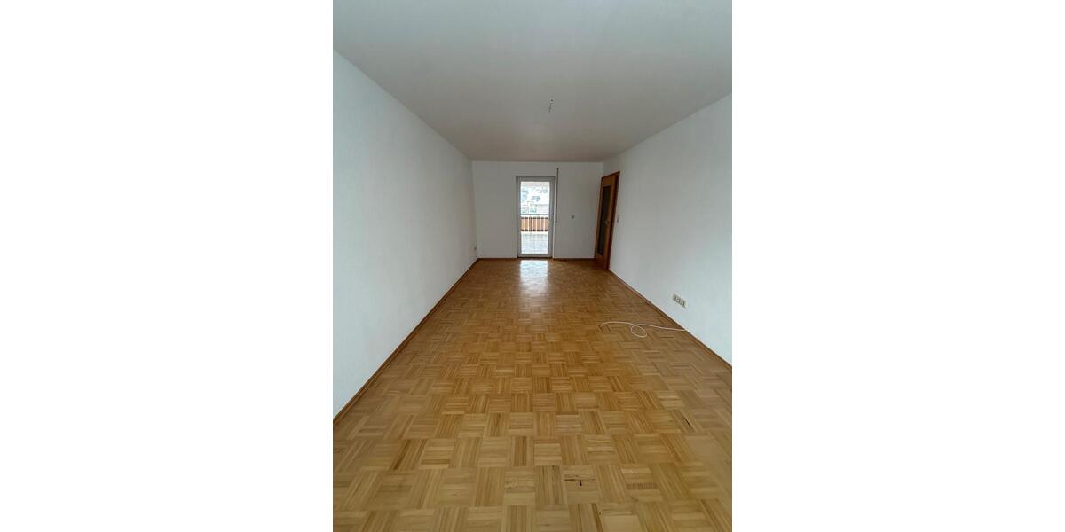 Etagenwohnung Vellmar - 6 Zimmer, 130 m&sup2;, 1.000&euro; | Angebot:24788512
