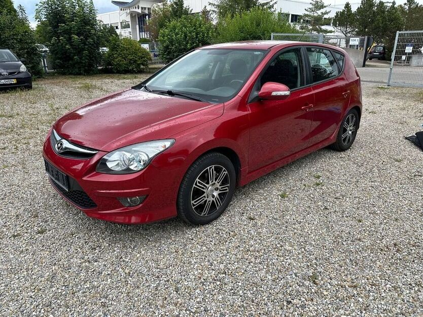 i30