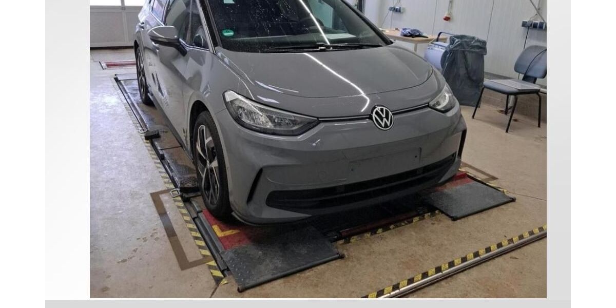 VW ID.3 13.386 km 28.440 &euro; Dessau-Roßlau 06842