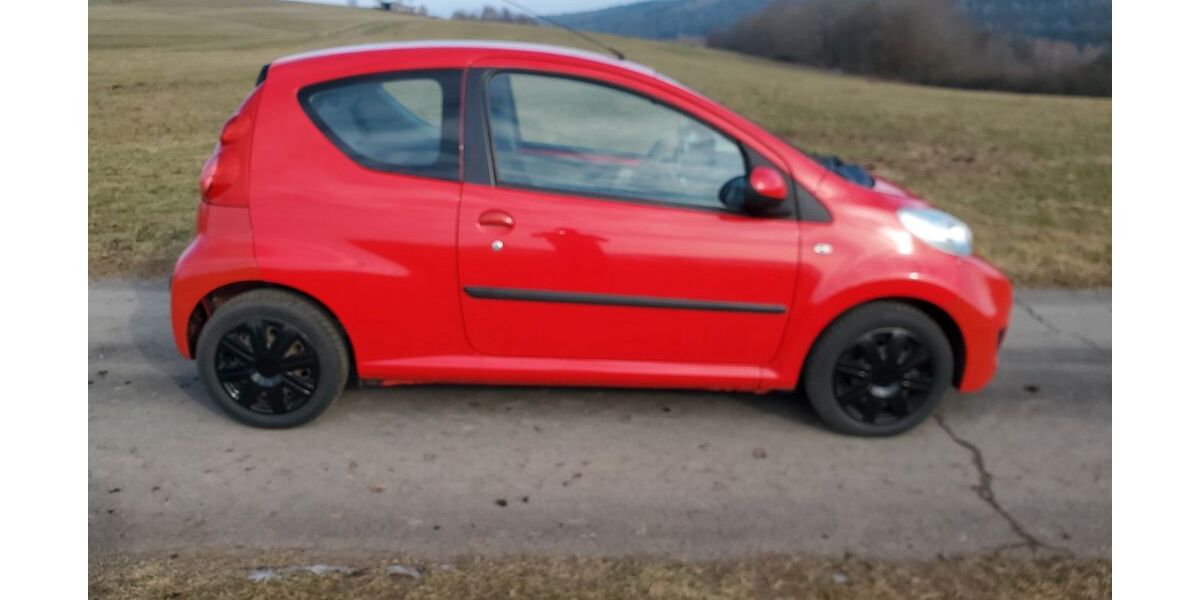 Peugeot 107 95.000 km 2.999 &euro; Sinntal 36391