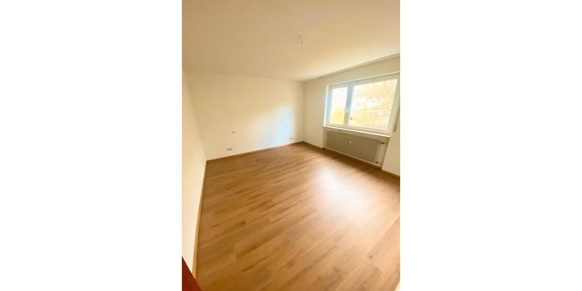 Etagenwohnung Weil am Rhein - 3 Zimmer, 90 m&sup2;, 1.200&euro; | Angebot:26545772