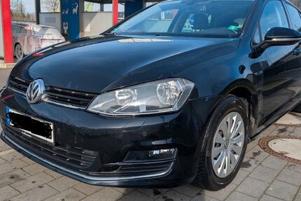 VW Golf 143.000 km 8.600 &euro; Freiburg 79110