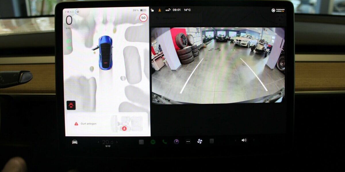 Tesla Model Y RWD 33.530 km 32.980 &euro; Euskirchen 53881