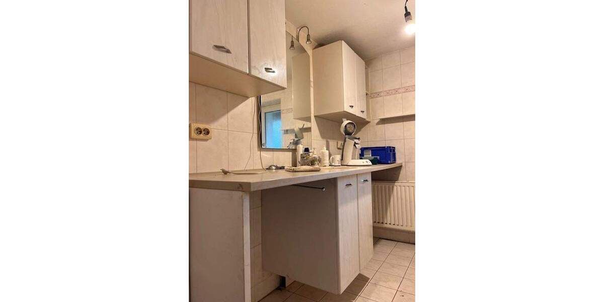 Grosses EFH, 4 Zi., 120 qm, 795 qm Grund, 1.250 € NKM 4 zimmer