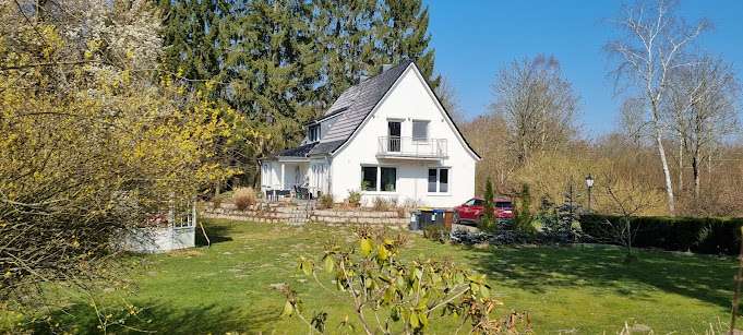 Einfamilienhaus Schwarzenbek Bölkau - 8 Zimmer, 190 m&sup2;, 2.200&euro; | Angebot:24343742