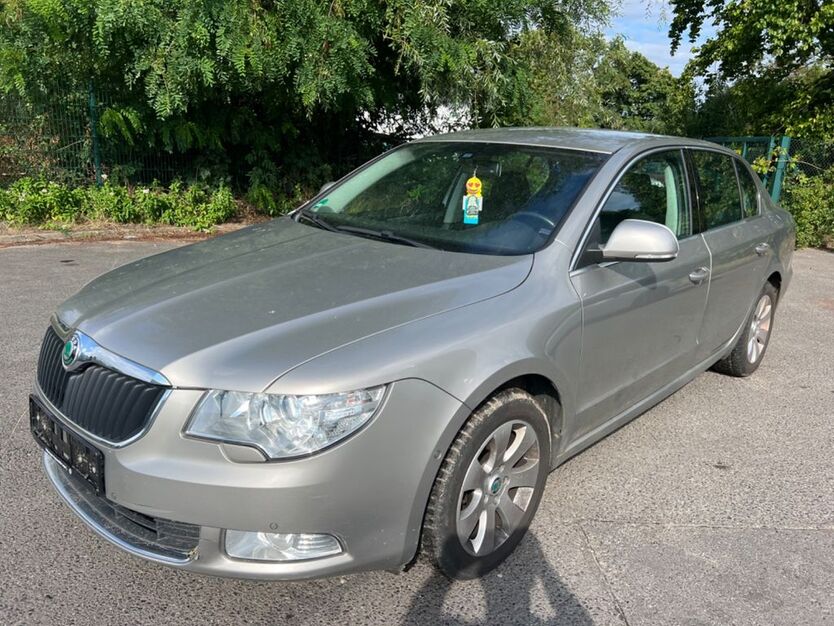 Skoda Superb 110.000 km 2.899 € Hoppegarten 15366