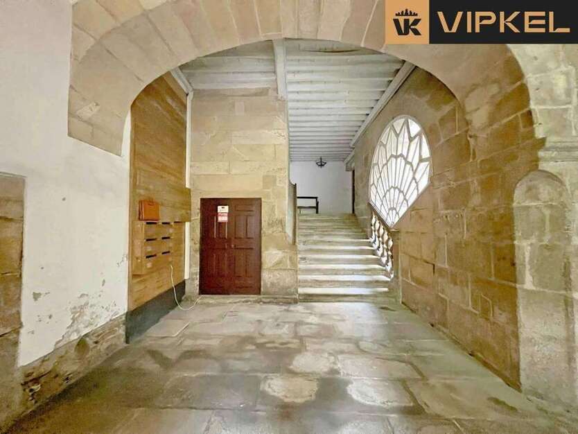 Haus zum Kaufen in Santiago de Compostela 4.900.000 € 1982 m²